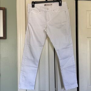 Levi’s White Boyfriend Skinny denim jeans